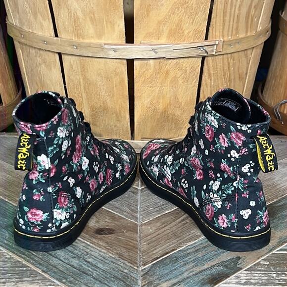 Dr. Martens Hackney 7-Eye Pink Rose Floral Black Canvas Ankle Boot Womens Size 6 - Picture 8 of 11